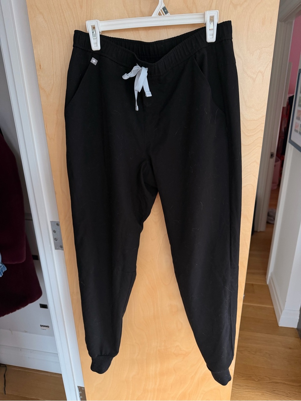 Black FIGS Men’s Jogger Pants Scrubs with Drawstring